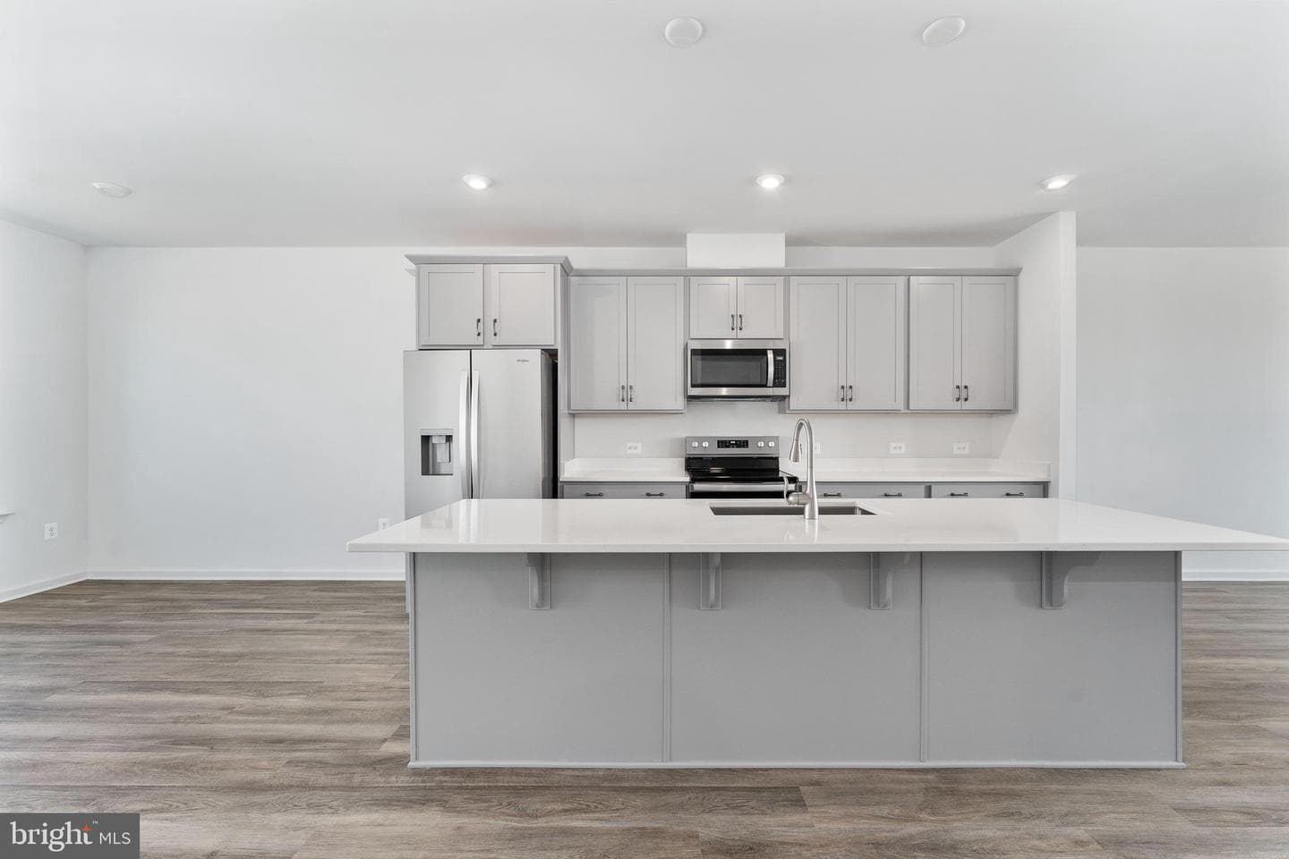 10161 Queens Way photo 17