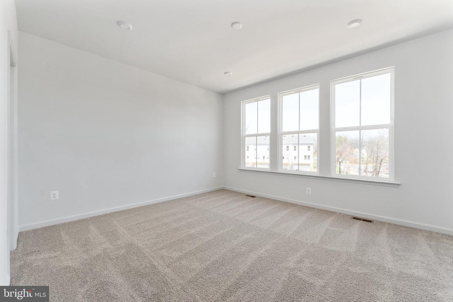 10161 Queens Way photo 33
