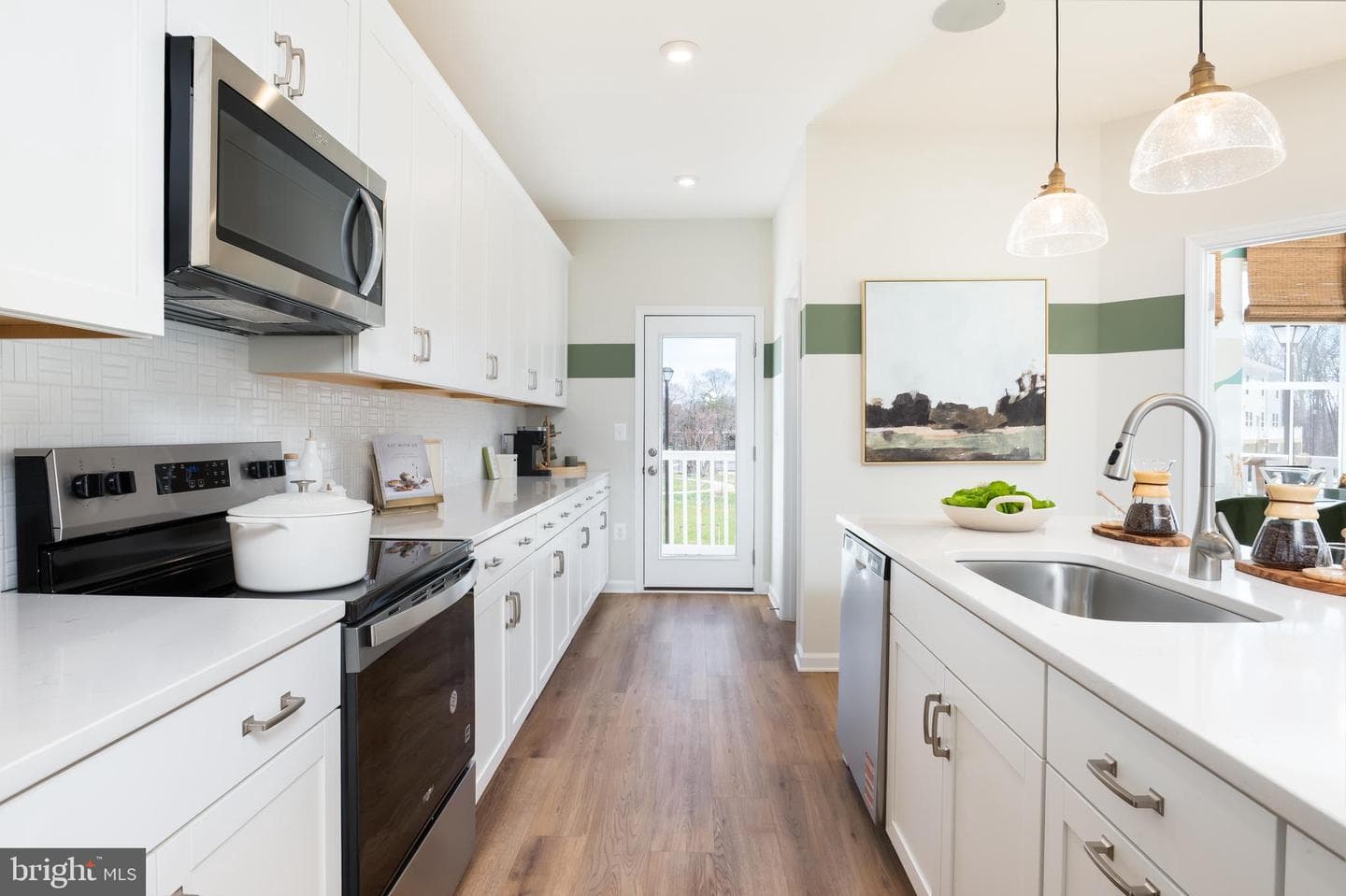 10150 Queens Way photo 18