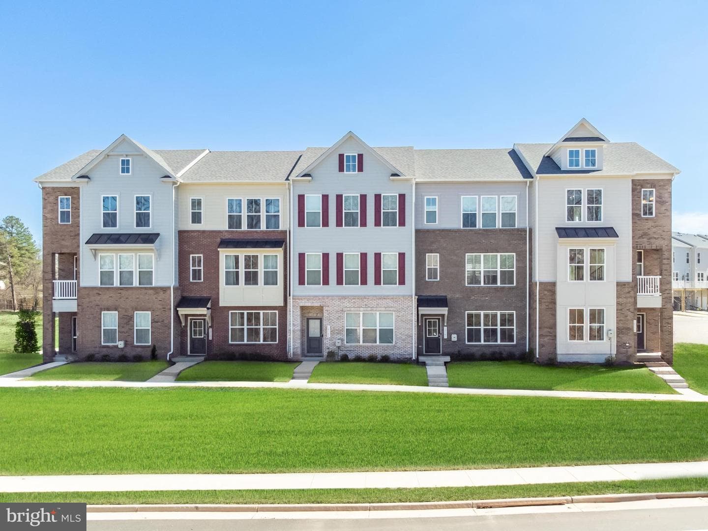 10150 Queens Way photo 4