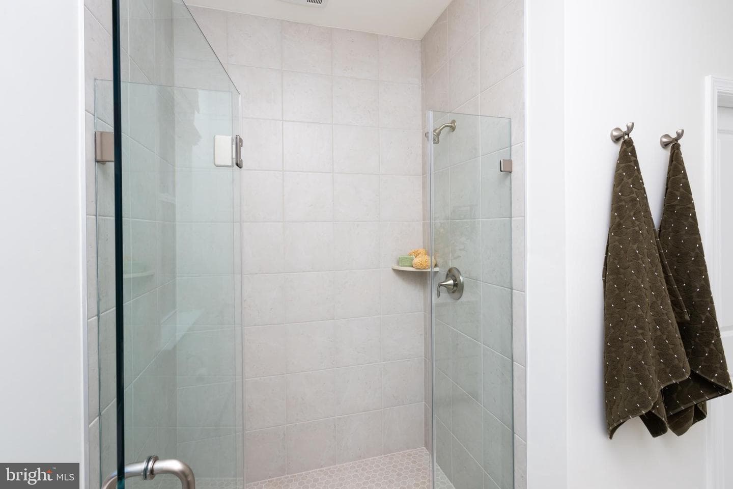 10150 Queens Way photo 41