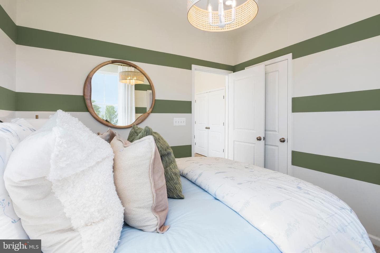 10150 Queens Way photo 51