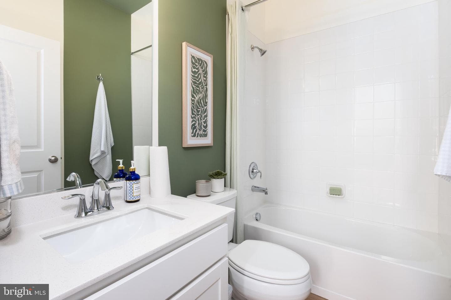 10150 Queens Way photo 54