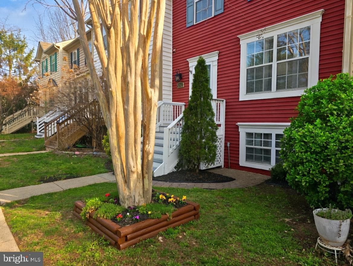 10207 Calypso Drive photo 3