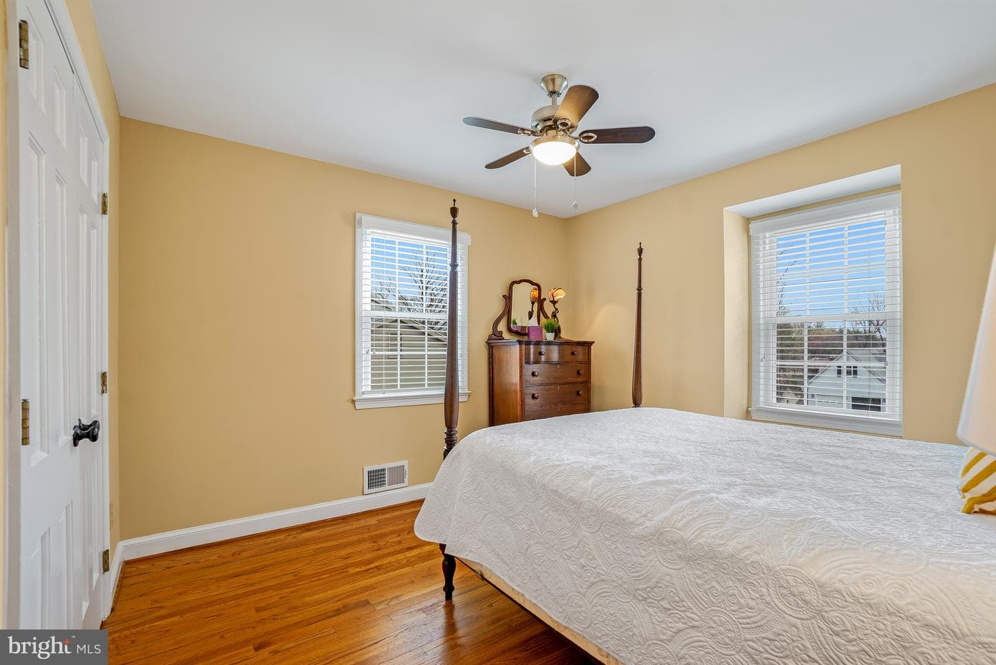 8749 Weir Street photo 35