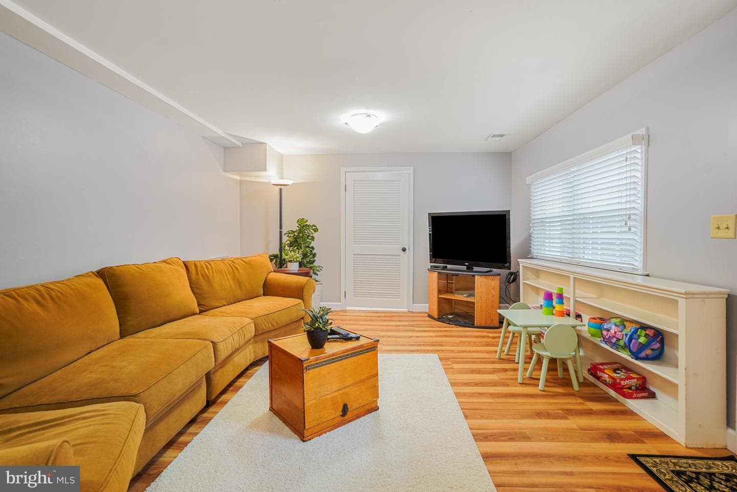 8749 Weir Street photo 41
