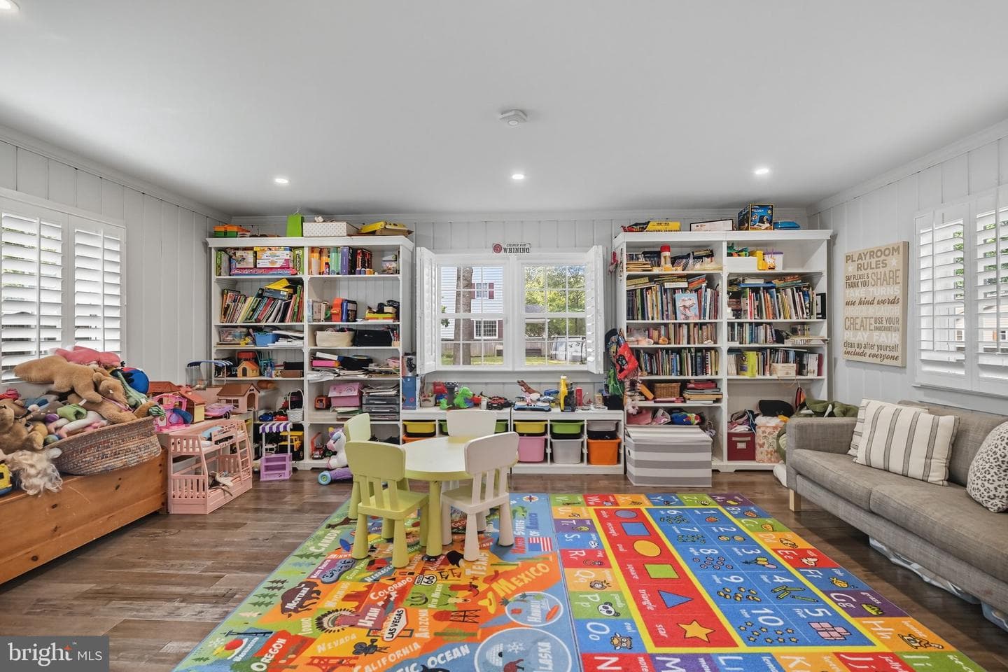 9105 Ewell Street photo 43
