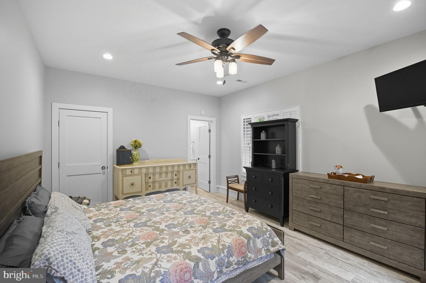 9105 Ewell Street photo 78