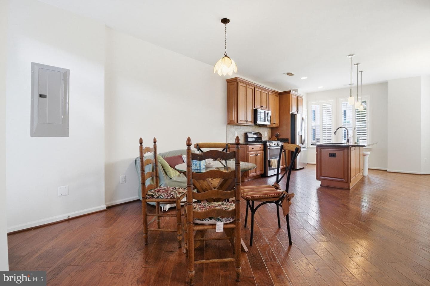 8922 Center Street photo 5