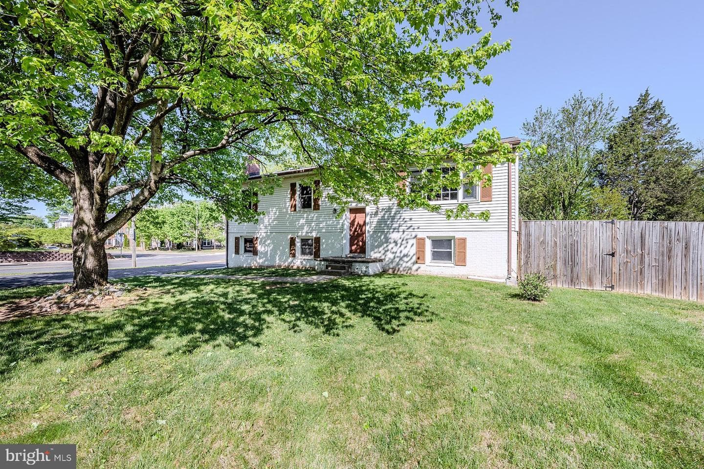 8914 Cherry Tree Lane photo 3