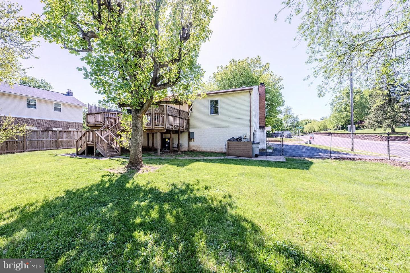 8914 Cherry Tree Lane photo 33