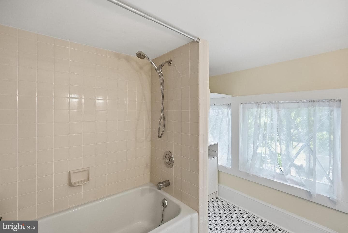 9026 Sudley Road photo 38
