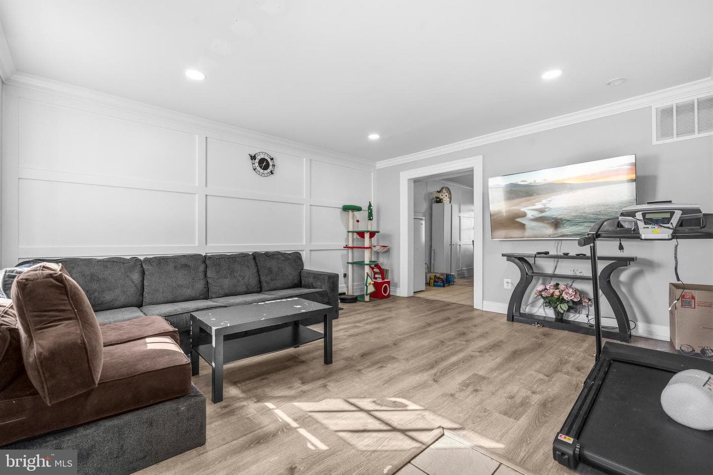 9806 Grant Avenue photo 4