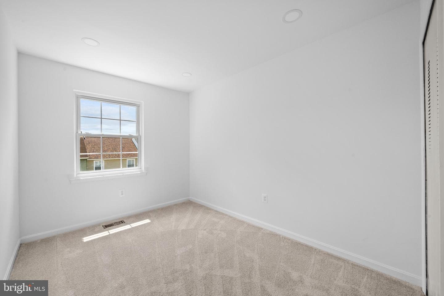 8387 Woodline Court photo 14