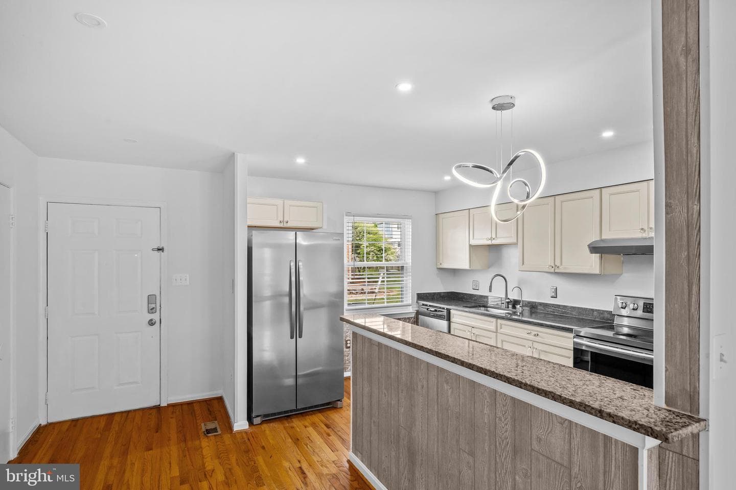 8387 Woodline Court photo 4