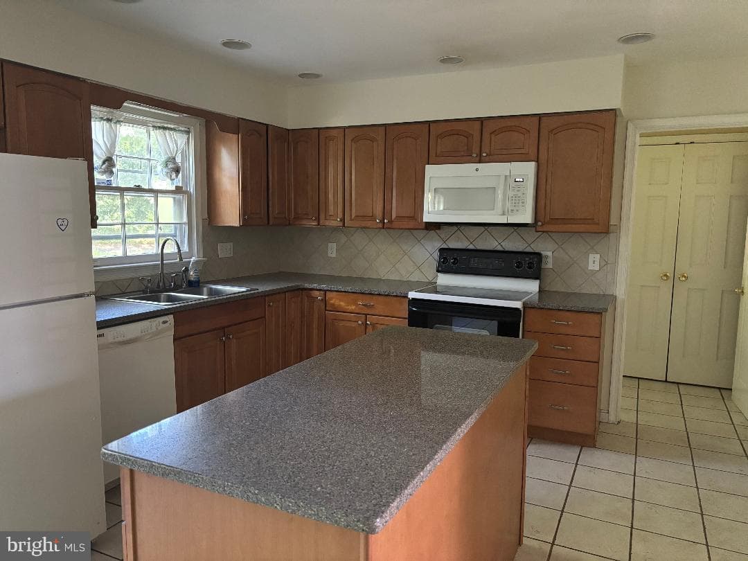 9423 Robnel Avenue photo 3