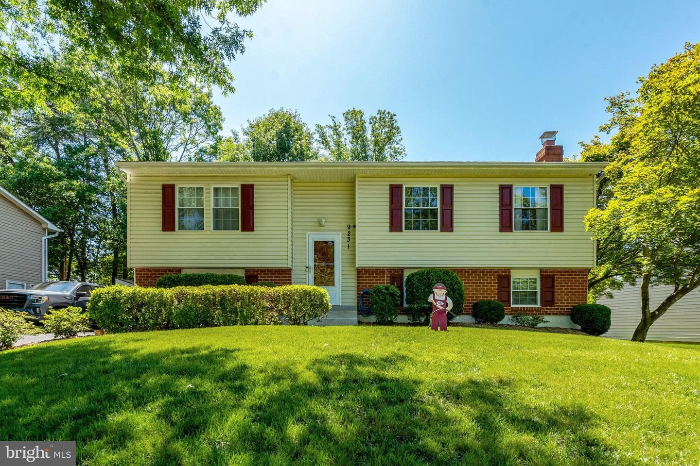 9231 Landgreen Street photo 1