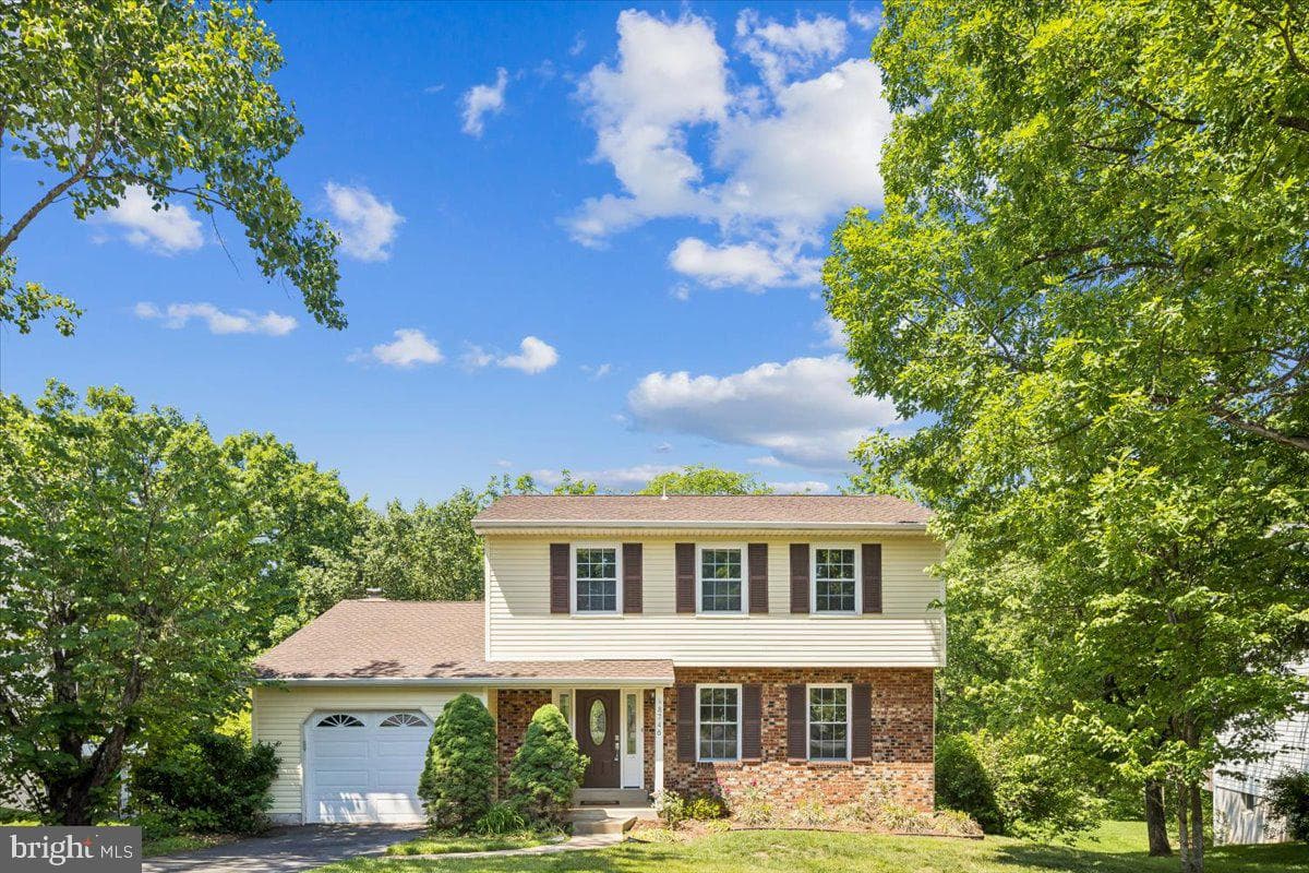 8746 Country Ln photo 1