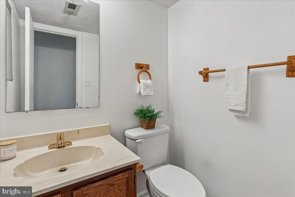 8746 Country Ln photo 16