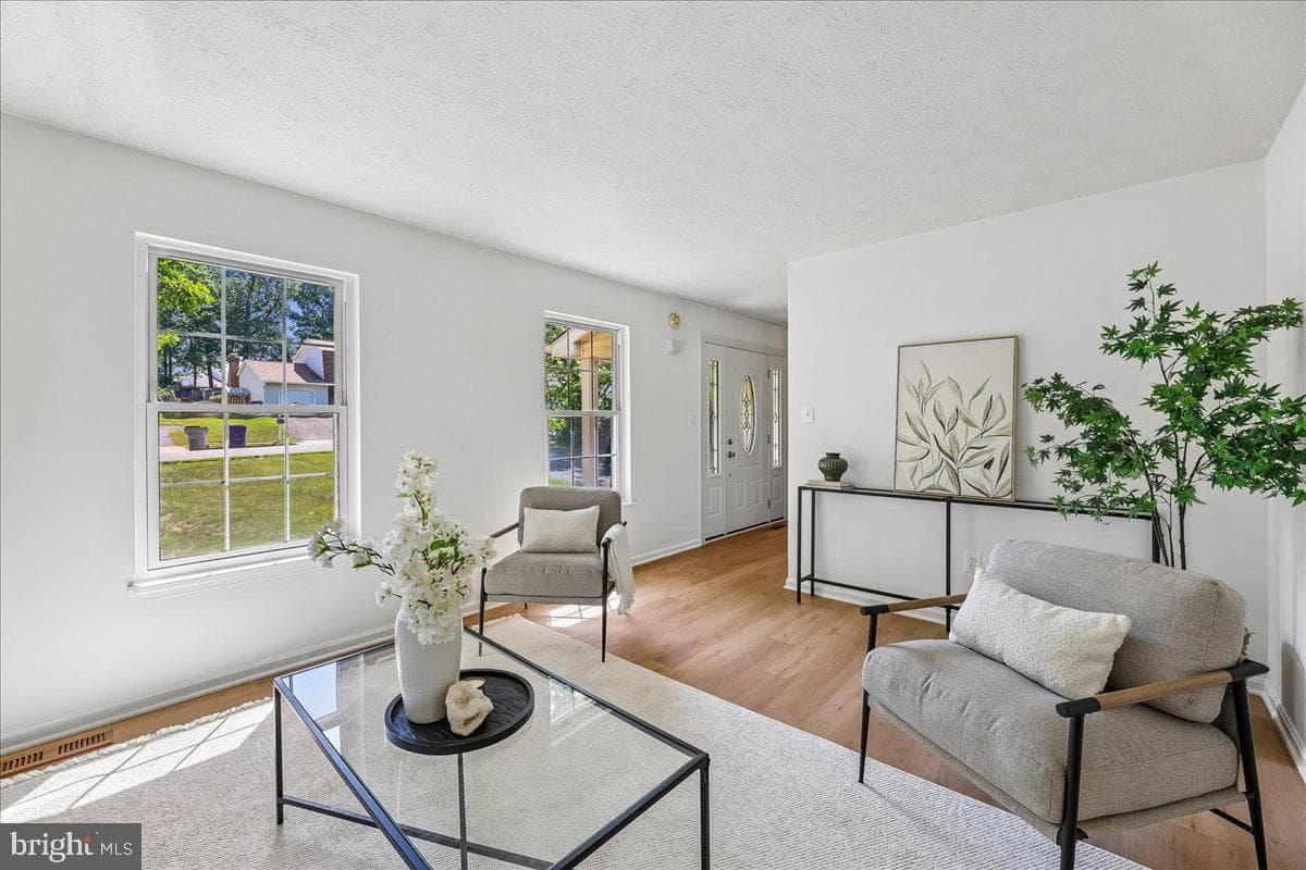 8746 Country Ln photo 6