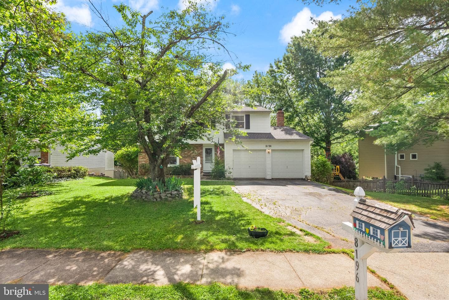 8196 Oakglen Road photo 2