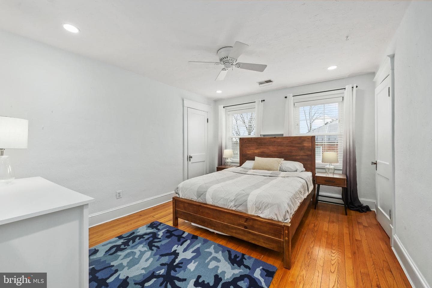 9016 Grant Avenue photo 37
