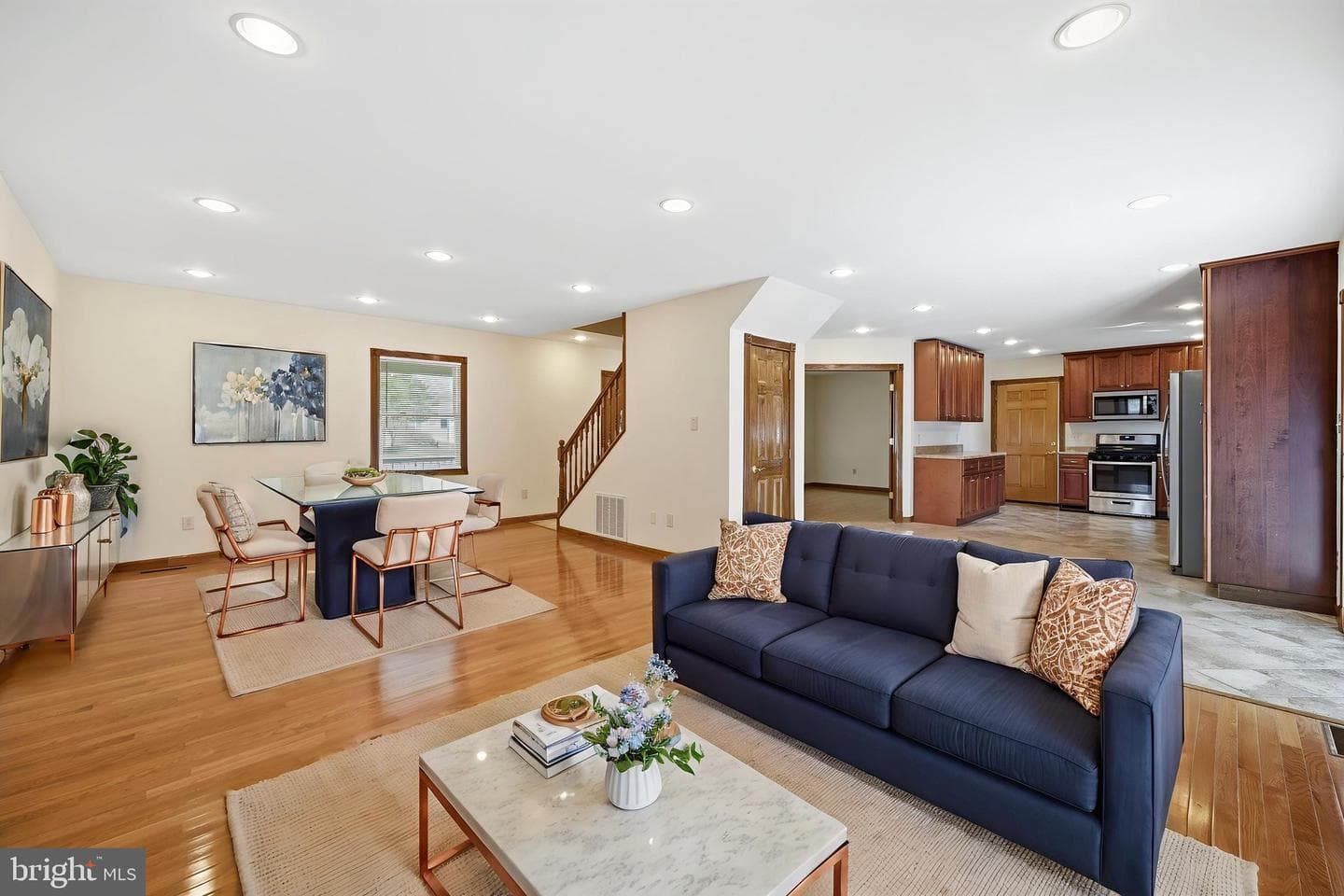 8905 Tudor Lane photo 11