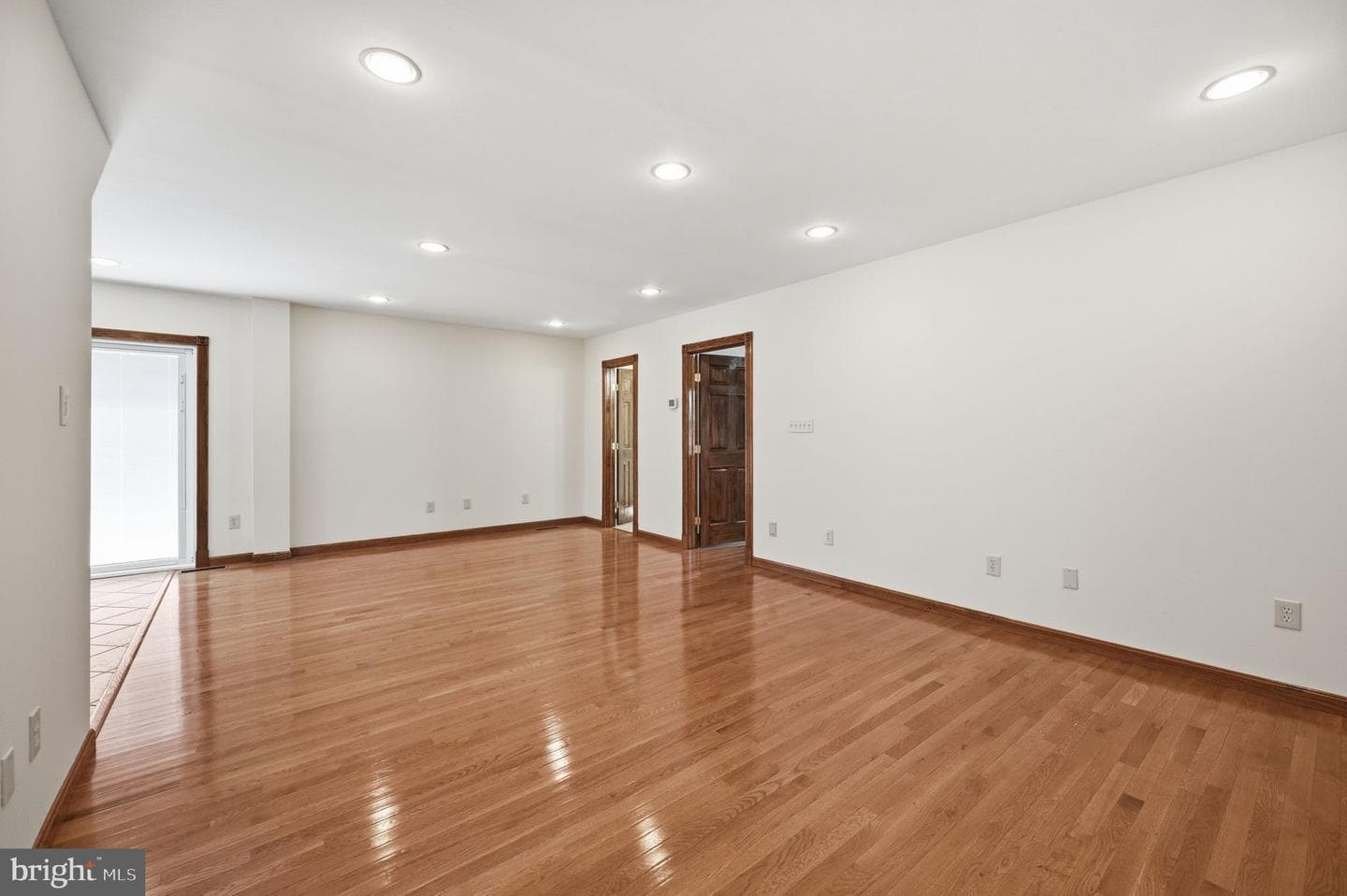 8905 Tudor Lane photo 13