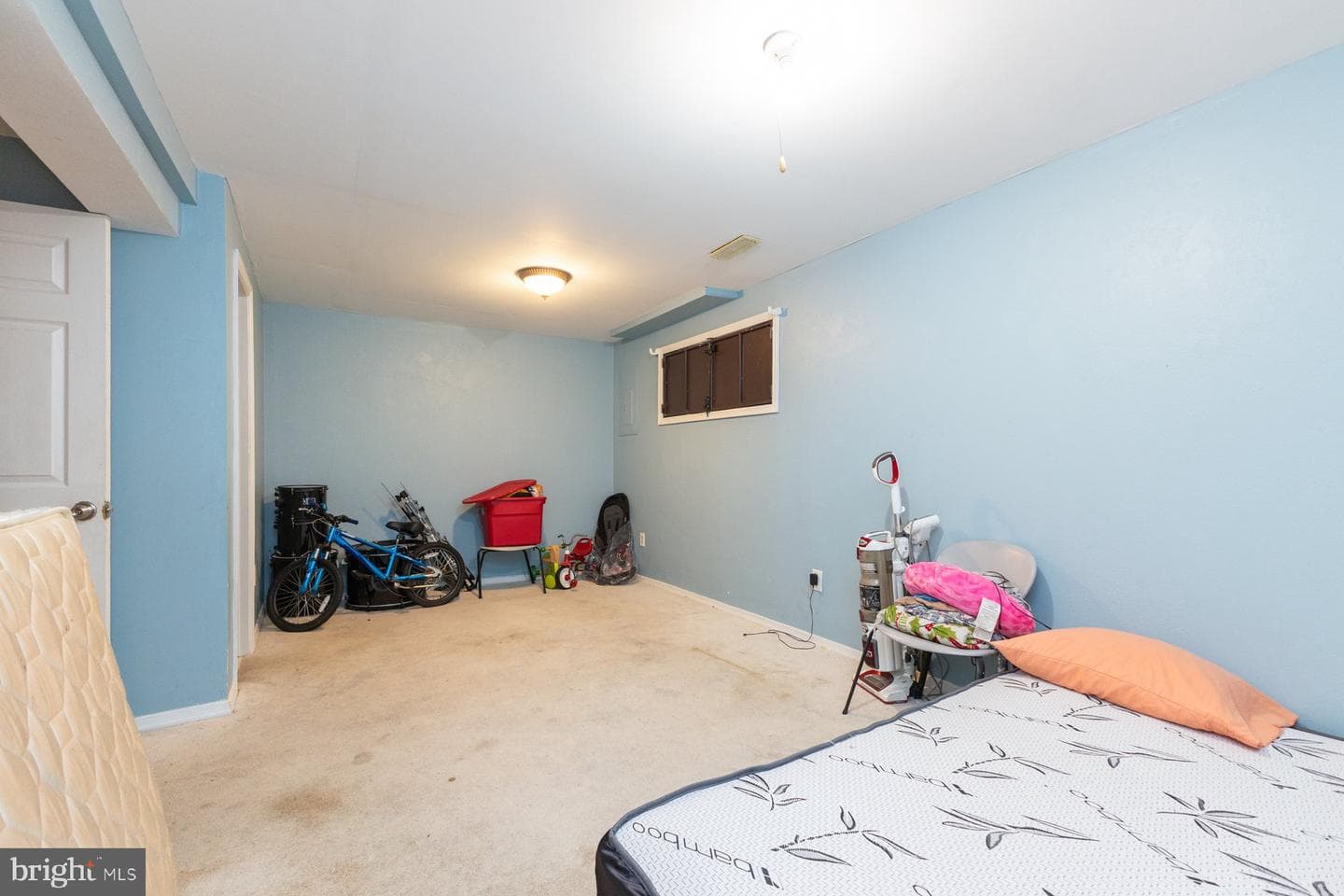8449 Georgian Court photo 15
