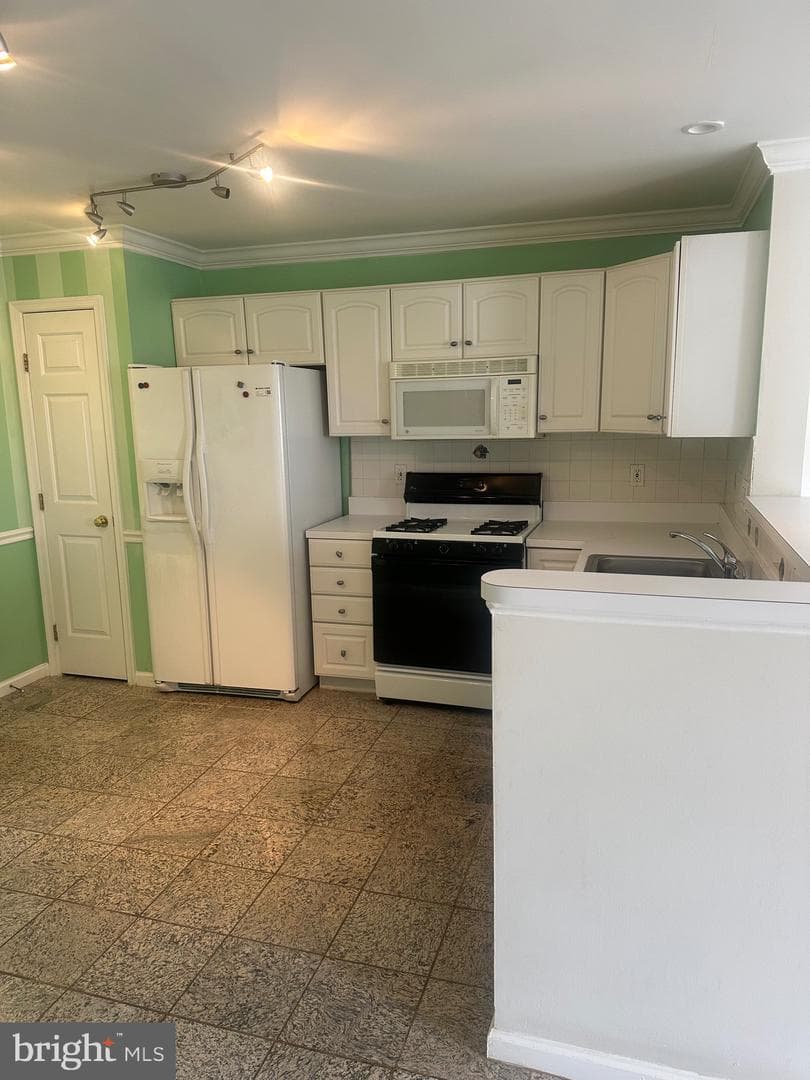 9308 Witch Hazel Way photo 4