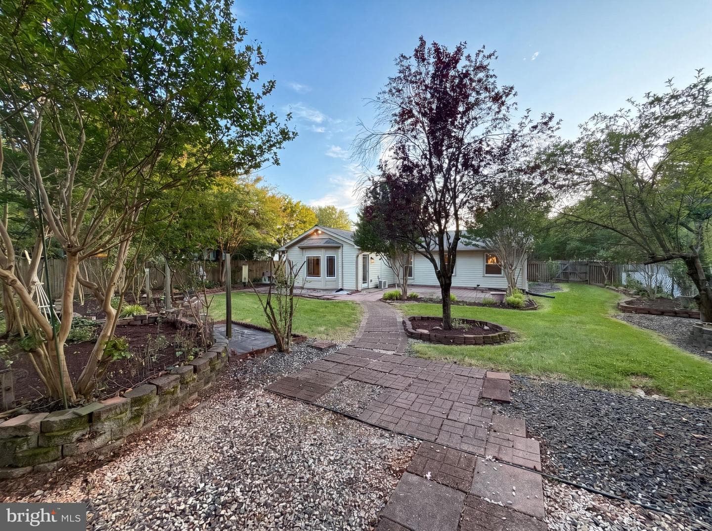 8947 Rosewood Street photo 41