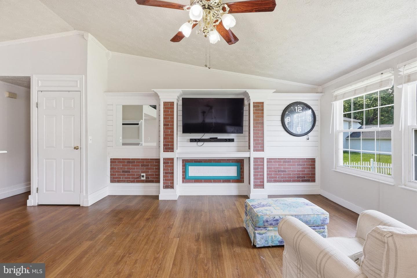 10221 Foxborough Court photo 17