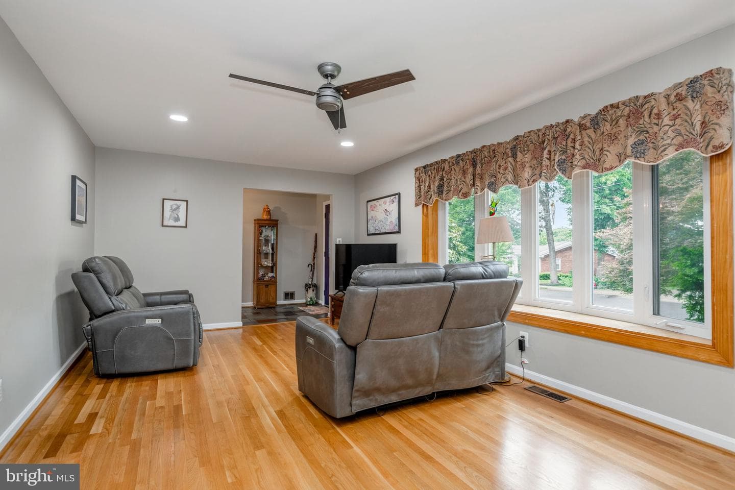8905 Hazel Drive photo 24