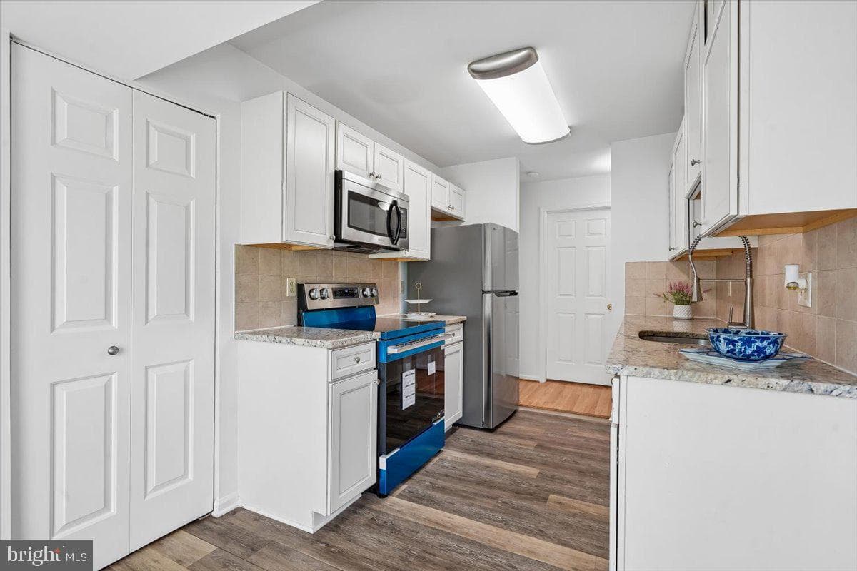 8374 Buttress Lane #103 photo 10