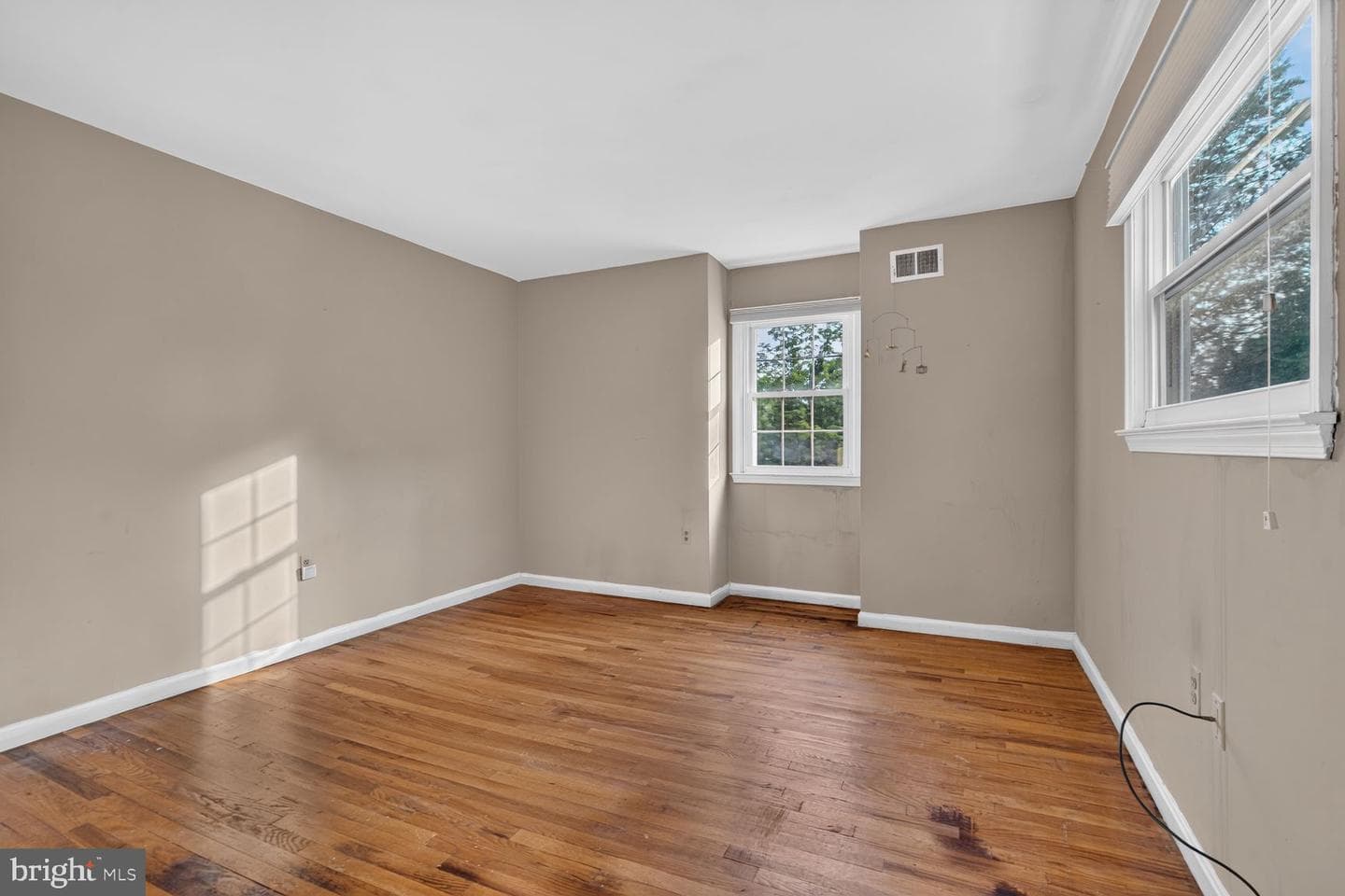 8601 Jackson Avenue photo 25
