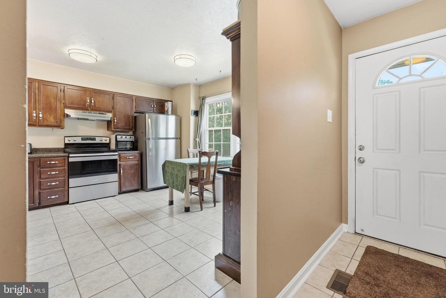 9045 Old Hickory Court photo 2