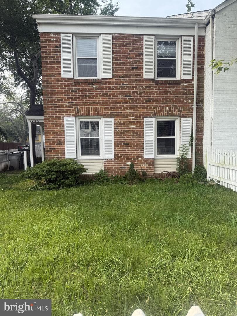 9233 Byrd Drive photo 2
