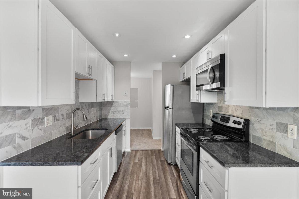 9574 Jayhawk Terrace #102 photo 5