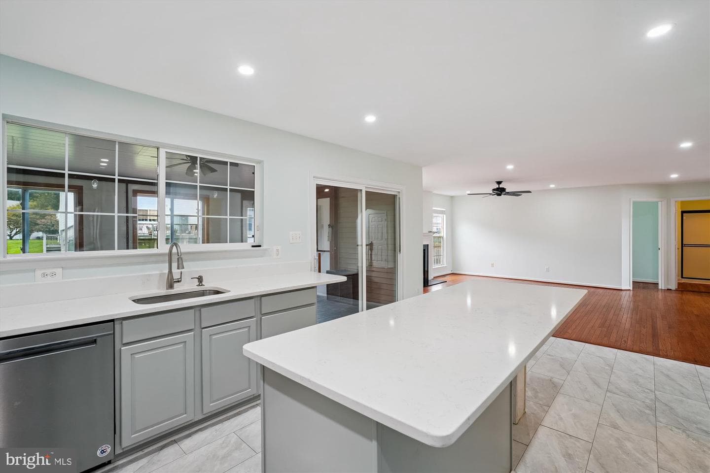 9183 Matthew Drive photo 25