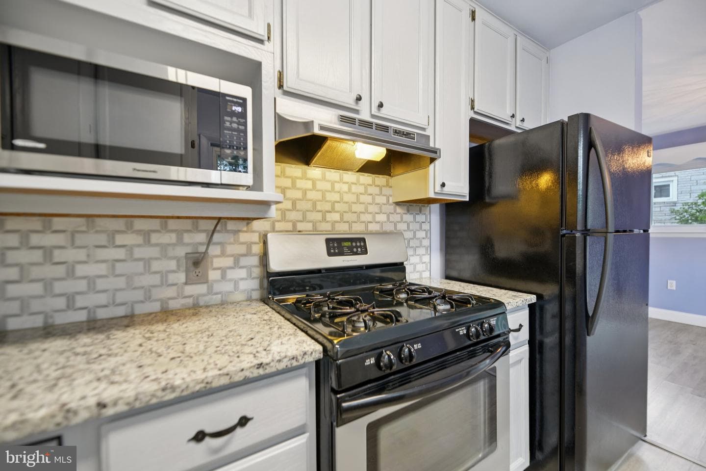 181 Cabbel Drive photo 17