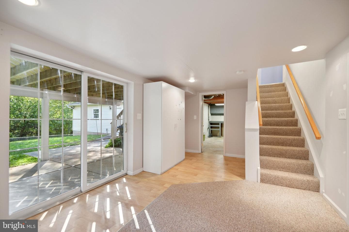 181 Cabbel Drive photo 28