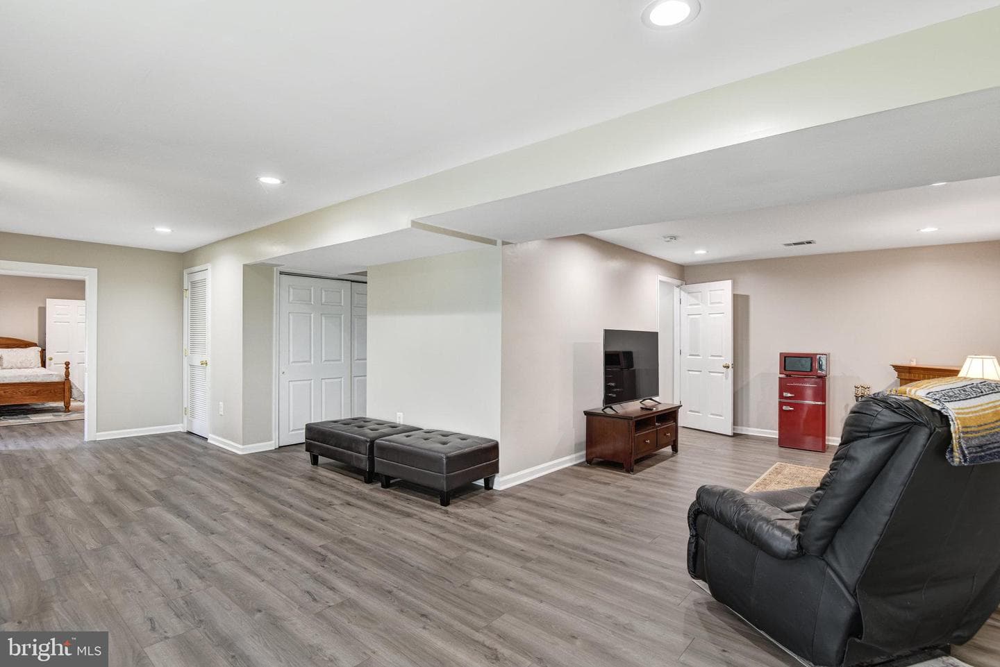 9234 Cynthia Street photo 23