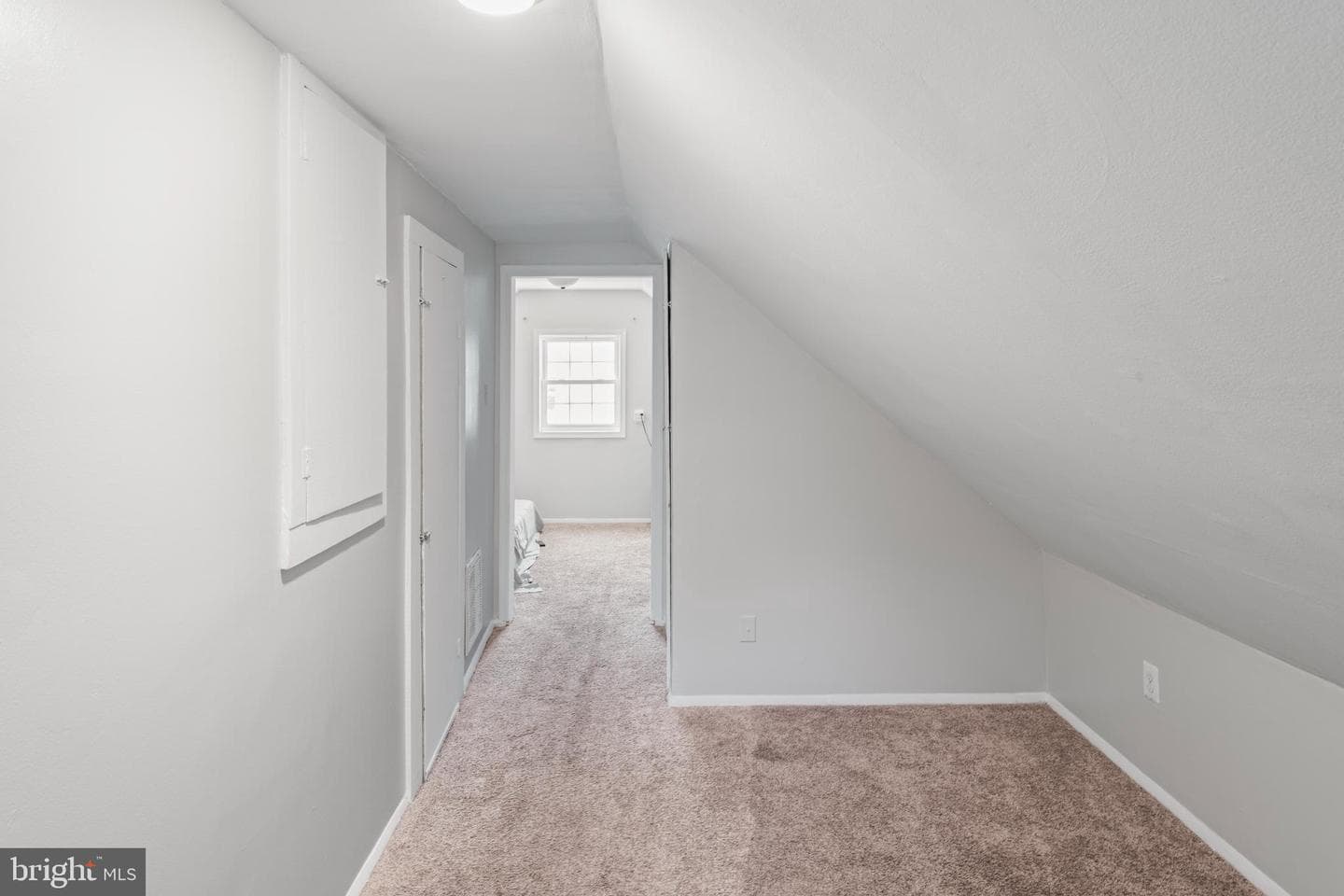 121 Cabbel Drive photo 13