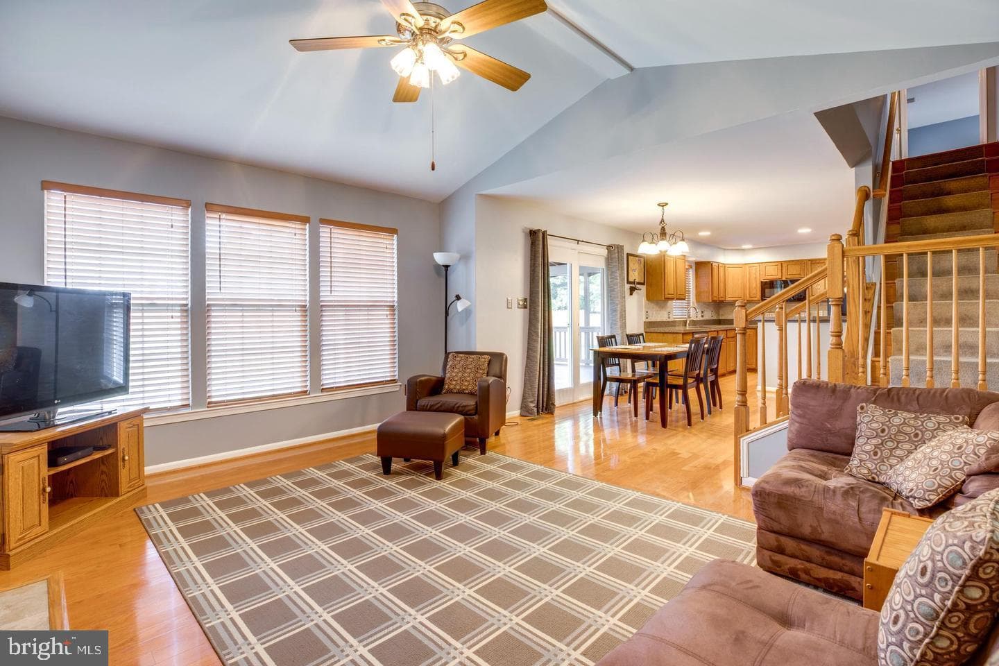 9307 Nancy Street photo 4