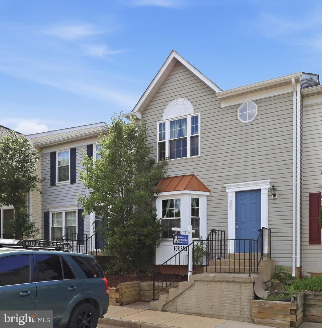 305 Moseby Court photo 4
