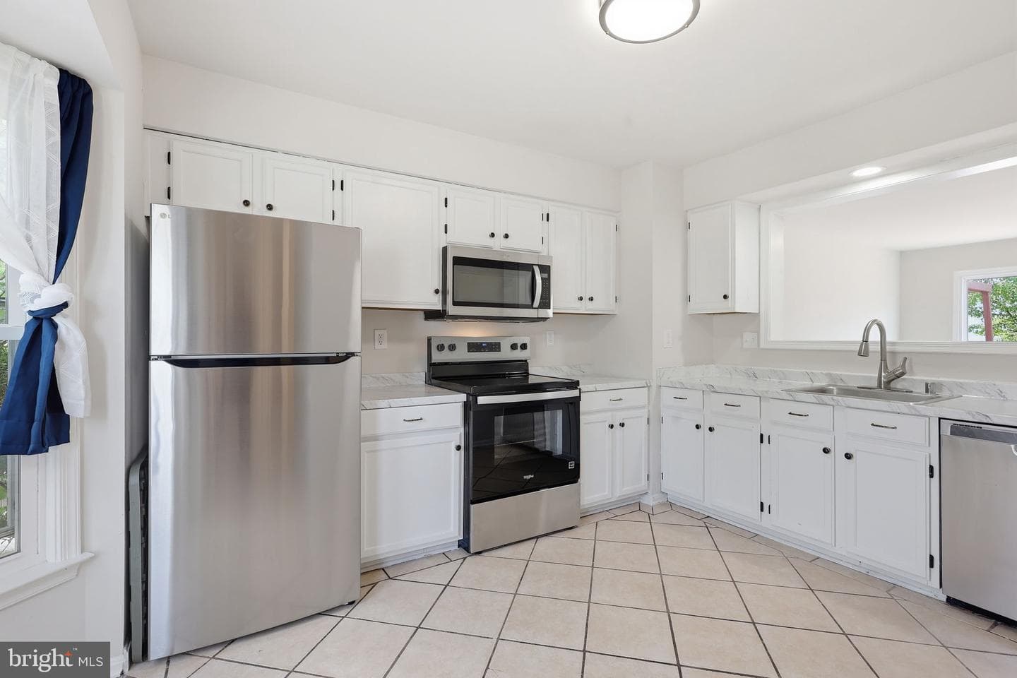 305 Moseby Court photo 6