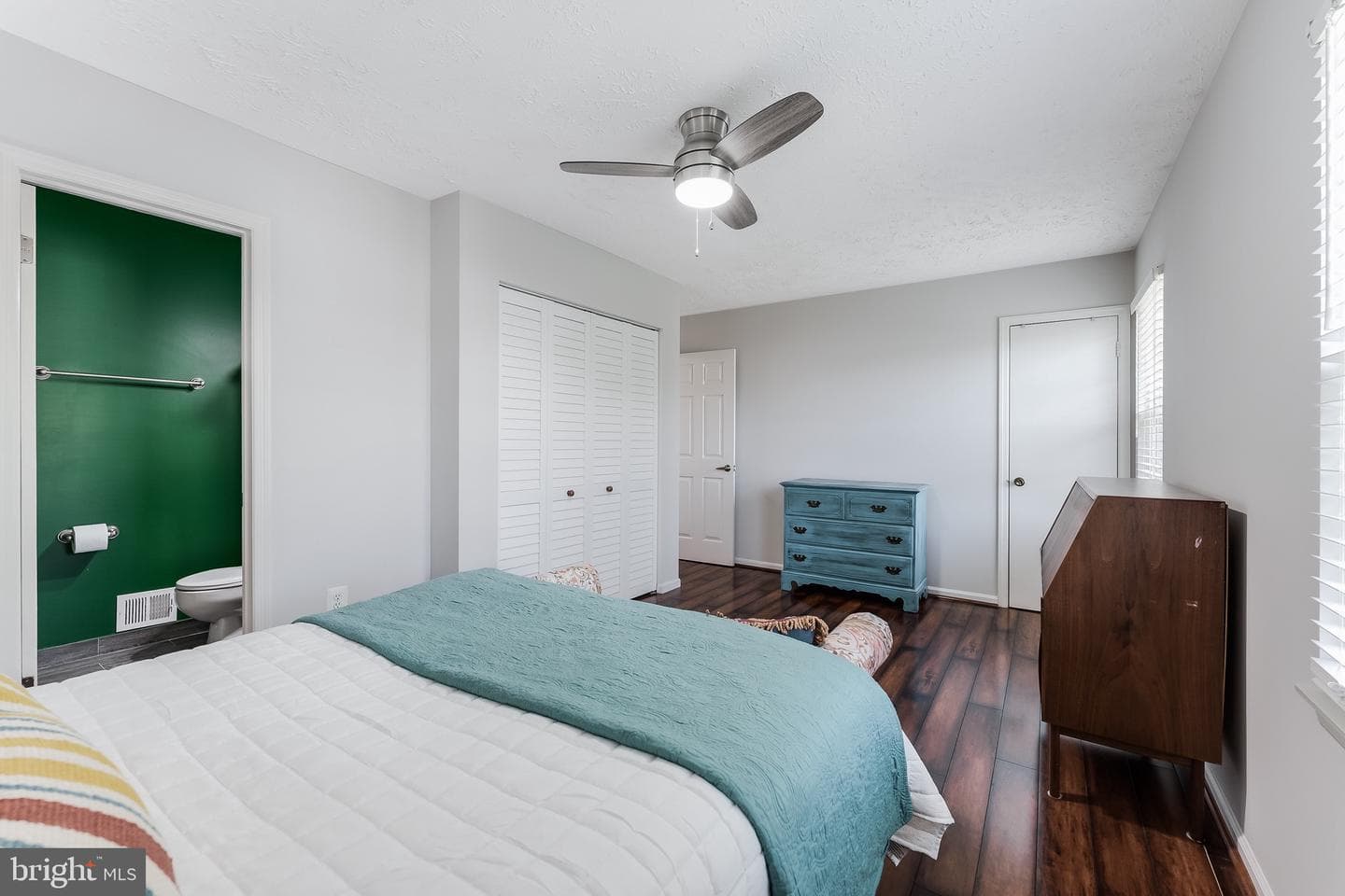 8668 Woodhue Court photo 15