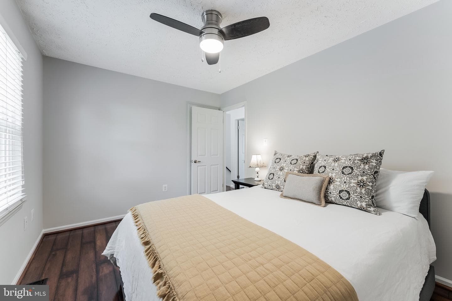 8668 Woodhue Court photo 20