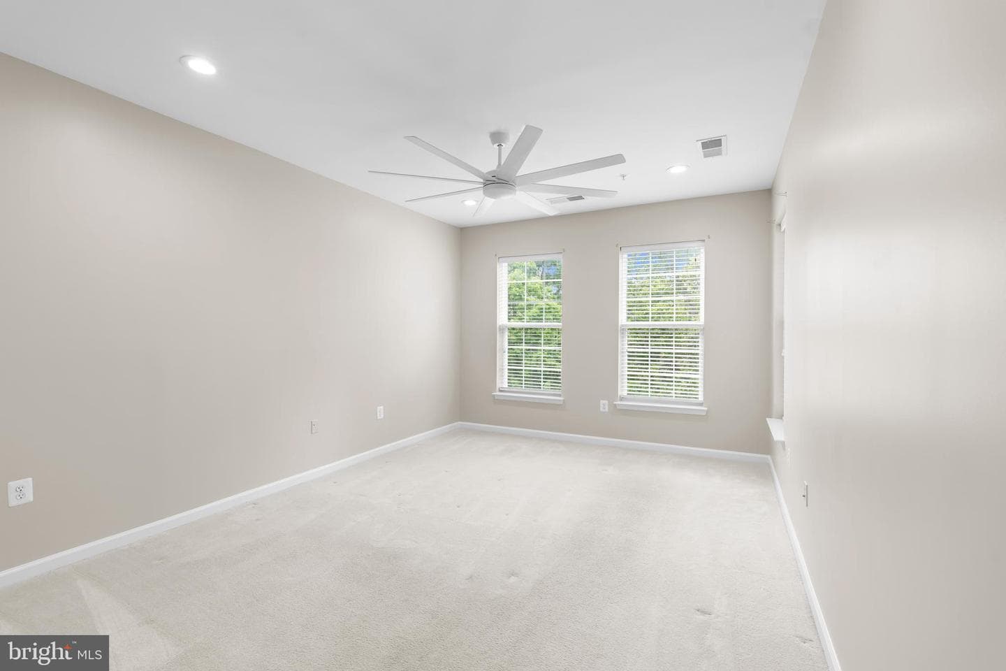9724 Holmes Place #unit 302 photo 19