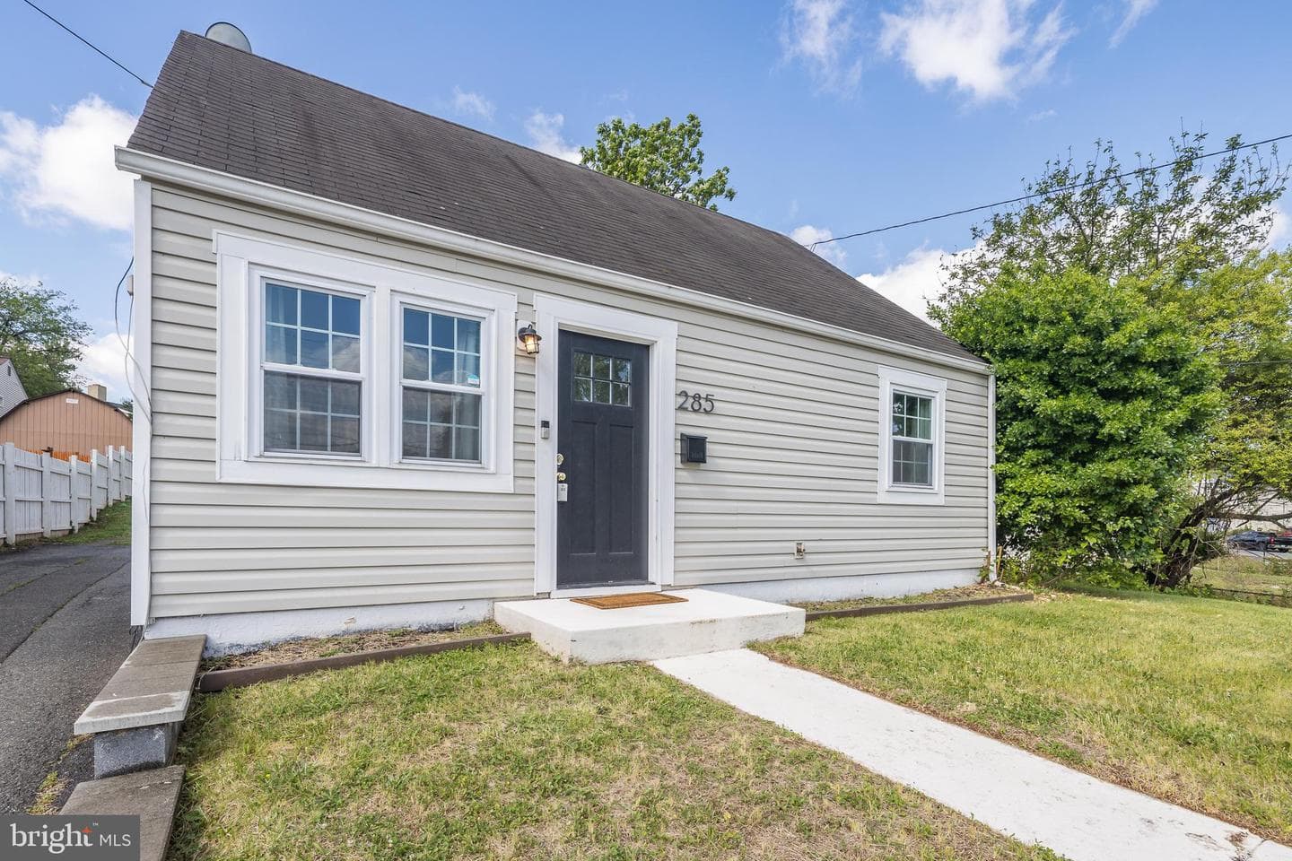 285 Manassas Drive photo 2